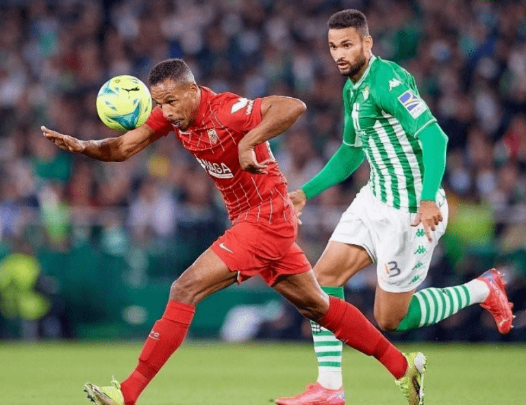 从杜兰特在TES比赛中突破纪录到今晨托特纳姆调整名单以备欧篮联，塞维利亚围绕西甲绝杀压哨的简单介绍